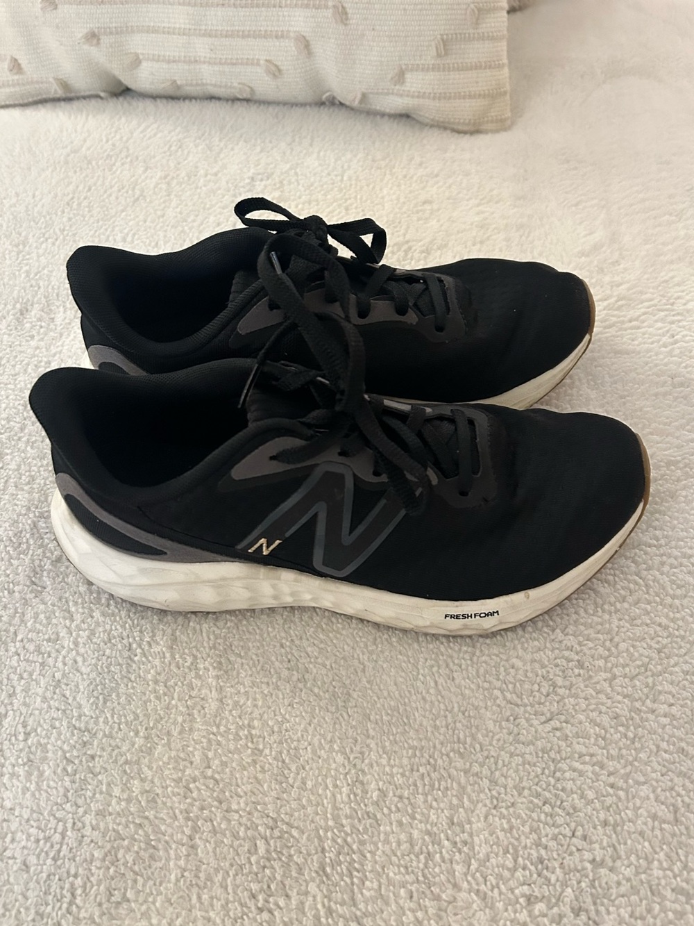New Balance Fresh Form Black tennis shoes